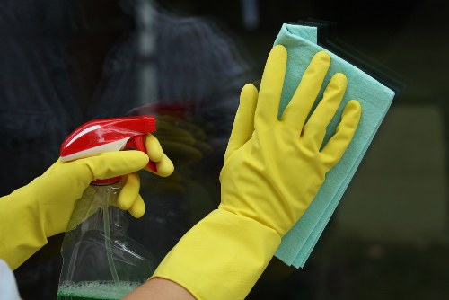 Professional curtain cleaning for a home in Islington
